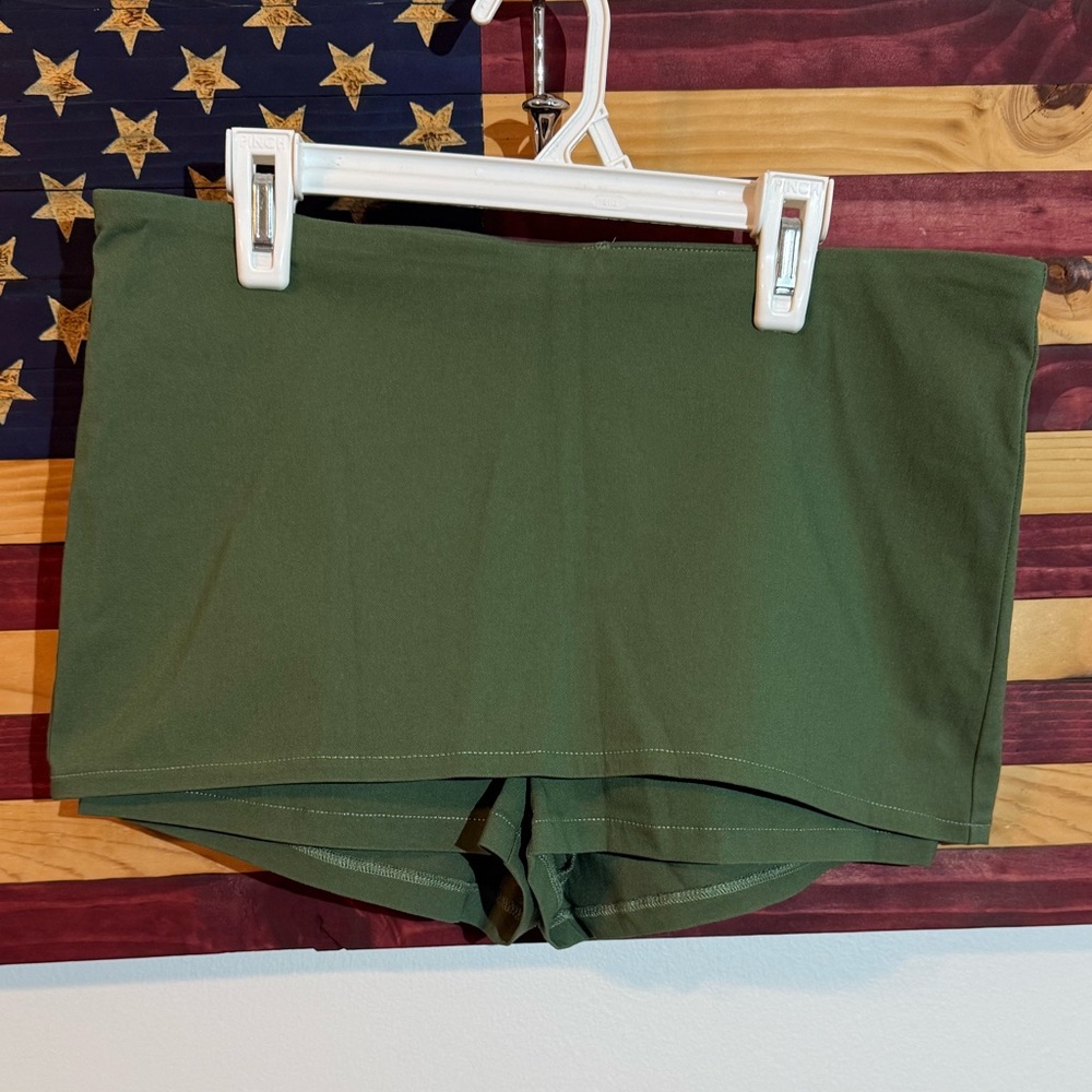 Silence + Noise Urban Outfitters Olive Green Skorts